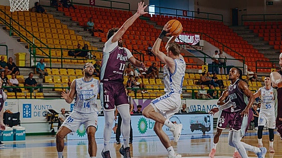 Billete a la final para el Iberolea Palencia de la As Burgas Cup