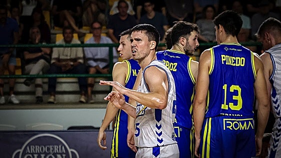 La victoria del Iberolea Palencia ante el Ourense Baloncesto (87-86), en imágenes
