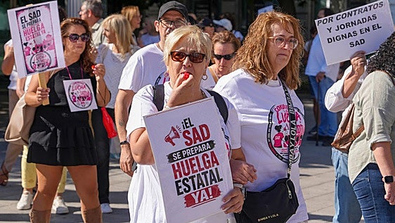 Trabajadoras del servicio de atención domiciliaria protestan en Valladolid por «unas condiciones dignas»