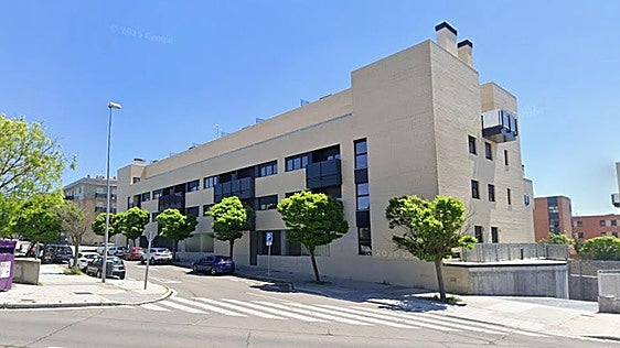 Orden de derribo en 15 áticos de lujo con piscina en Salamanca por cerrar terrazas con pérgolas y construcciones de obra