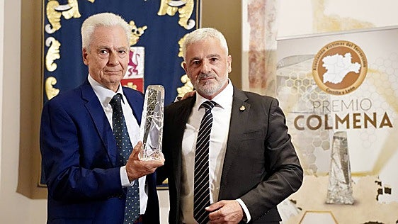 La AVTCyL entrega a Carlos Totorika el V Premio Colmena por su compromiso frente al terrorismo