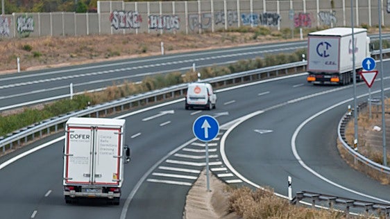 Los camioneros aprietan al Gobierno