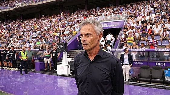 Escribá: «¿De verdad es este Valladolid que queremos pitando a Víctor y a Latasa?»