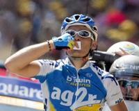 El francés Calzati culmina con éxito su fuga en la octava etapa del Tour