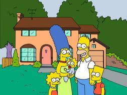 Imagen de la familia Simpson ante su casa. / Archivo