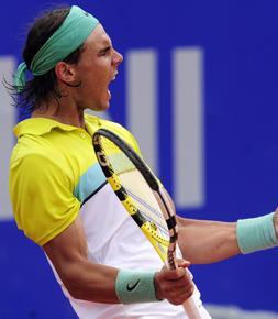 El tenista español Rafael Nadal celebra su victoria tras ganar el partido de semifinales./ Efe