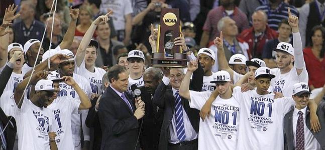 La defensa da a los Huskies su tercer título de la NCAA