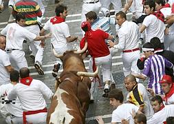 Imagen del encierro de hoy. / Foto: Efe | Vídeo: Cortesía de RTVE.ES Todos los vídeos de San Fermín 2012