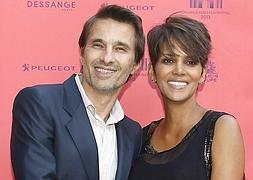 Halle Berry y Olivier Martinez. / Efe