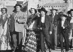Lolita Sevilla, en el centro de la imagen, en 'Bienvenido Mr. Marshall'. / R. C.