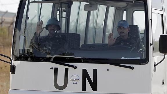 Un autobús de la ONUen los Altos del Golán