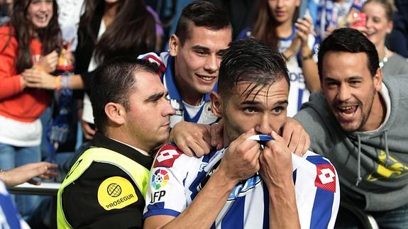 Lucas Pérez celebra el segundo gol. 