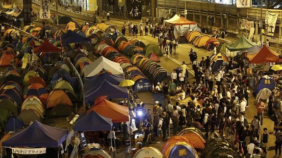 Estudiantes acampados en Hong Kong.