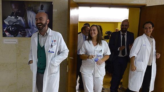 Equipo médico que atiende a Teresa Romero. 