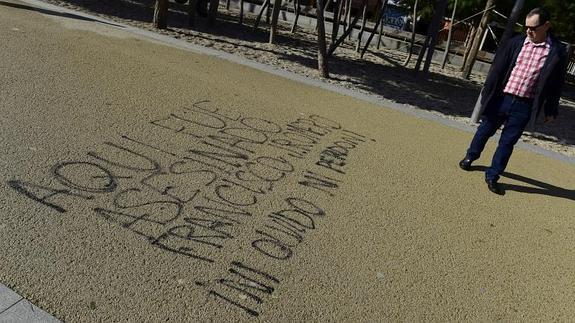 Pintada en la calle donde falleció 'Jimmy'. 