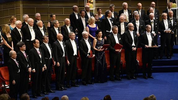 Foto de familia de los Premios Nobel.