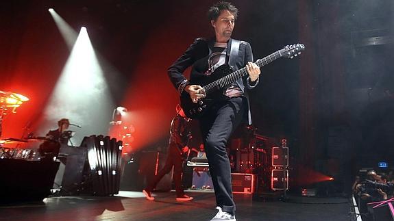 Muse, durante una actuación.