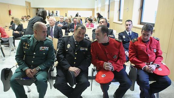 Guardias civiles, mossos, ertzainas y locales podrán ingresar en la Policía