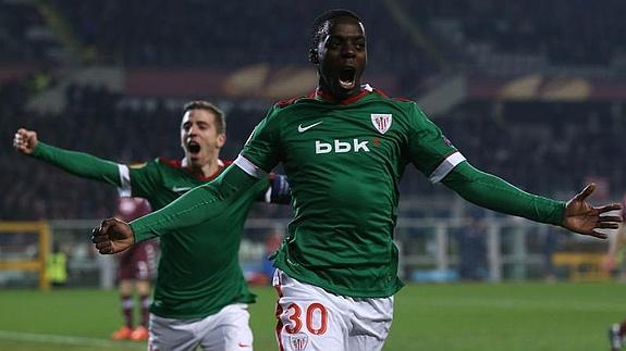 Iñaki Williams celebra su primer gol con el Athletic. 