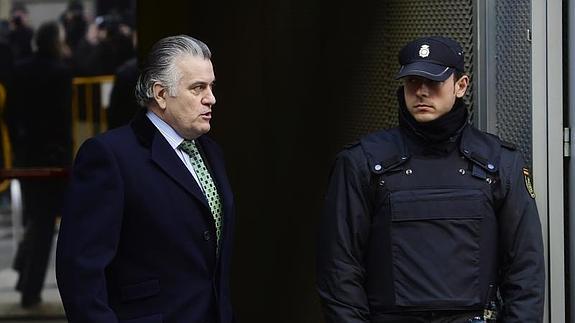 Luis Bárcenas, a la salida de la Audiencia.