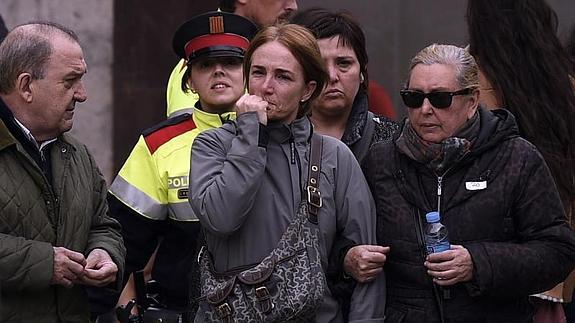 Familiares de las víctimas, en El Prat.