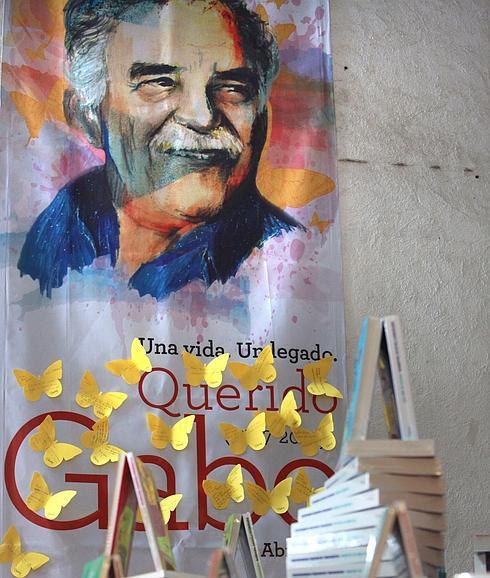 Pabellón en honor a García Márquez en una librería de Ciudad de México. 