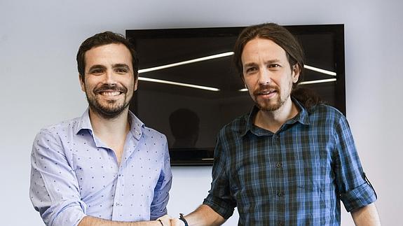 Alberto Garzón y Pablo Iglesias. 