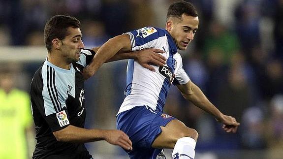 Lucas Vázquez (d), durante un partido. 