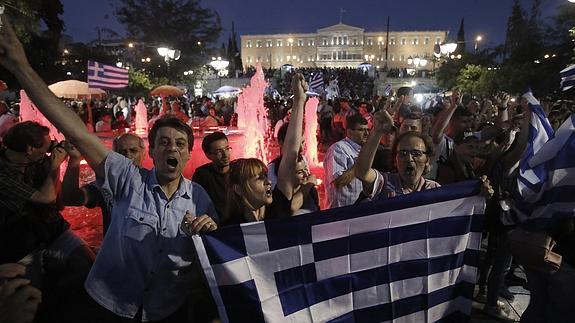Celebraciones en la plaza Syntagma de Atenas.  