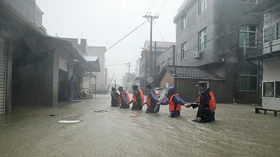 El tifón 'Soudelor', a su paso por China. 