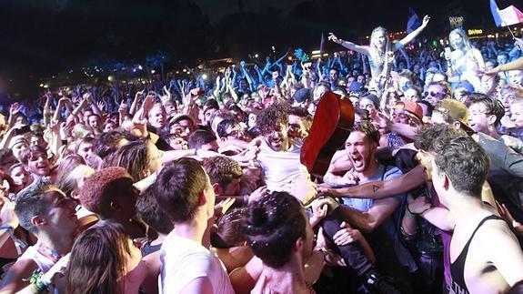 Cientos de personas disfrutan del festival Sziget, en Budapest.
