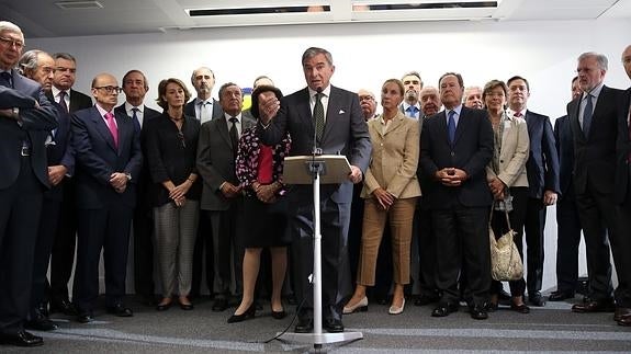 El presidente del Círculo de Empresarios, Javier Vega de Seoane, durante la presentación del documento.