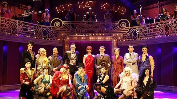 Elenco del muscial 'Cabaret'.