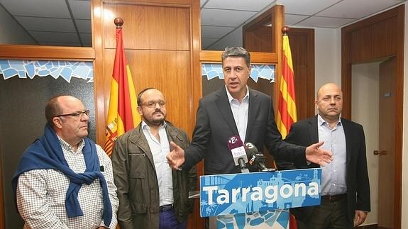 Los dirigentes del PP Rafael Luna, Alejandro Fernández, Xavier Garcia Albiol y Sebastia Domènech, en Tarragona.