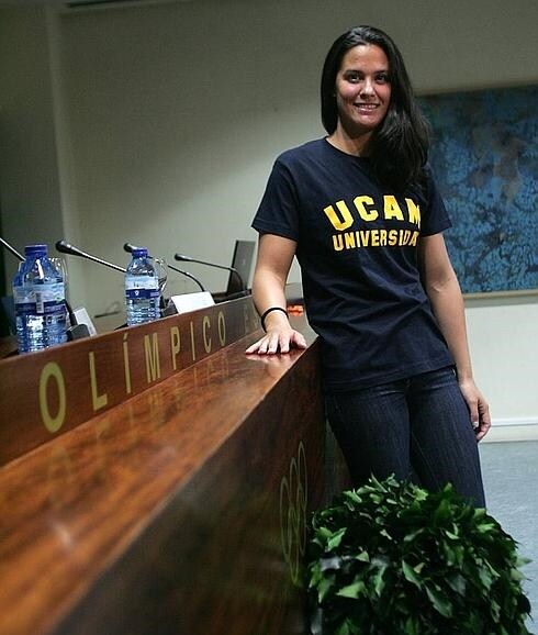 Mercedes Peris posa en la sede del Comité Olímpico Español. 
