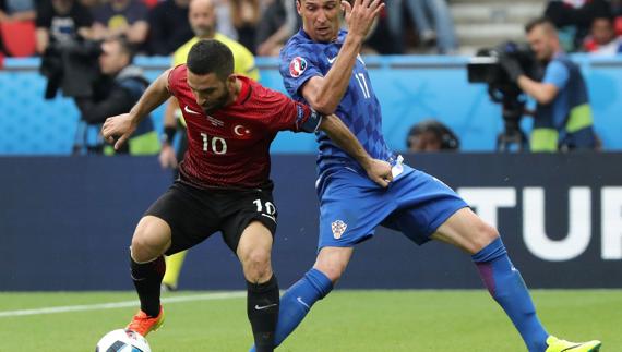 Arda Turan, durante su primer partido de la Eurocopa. 