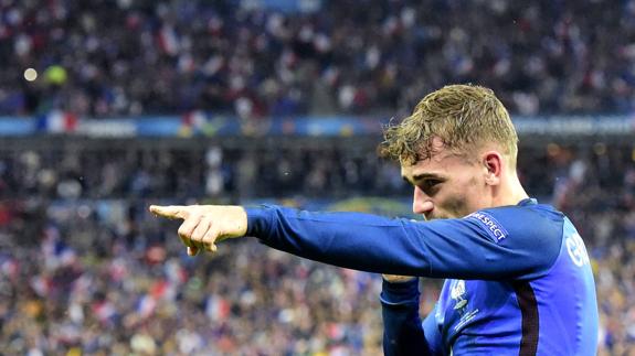 Antoine Griezmann celebrando su gol ante la selección islandesa. 