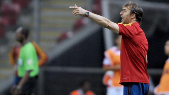 Lopetegui, durante un partido con la selección sub20. 