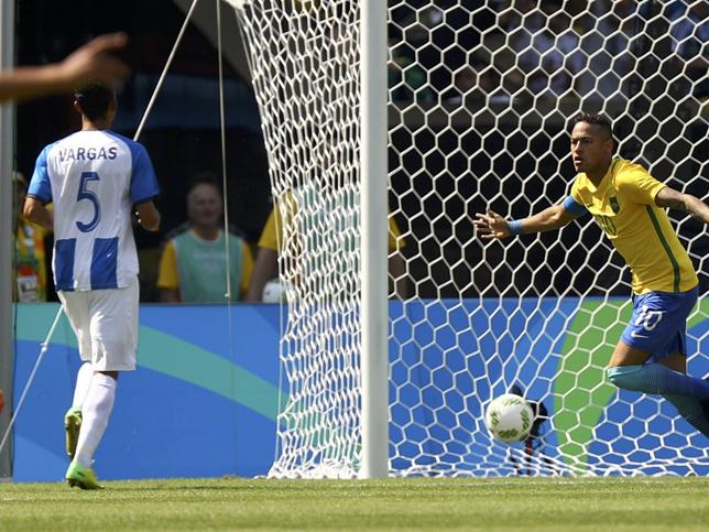 El brasileño Neymar celebra el gol anotado ante Honduras a los catorce segundos