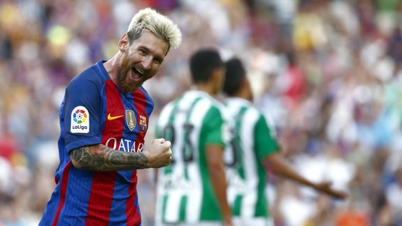 Messi celebra uno de sus goles al Betis. 