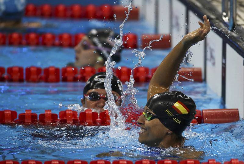 Teresa Perales, tras ganar el oro en los 50 espalda.