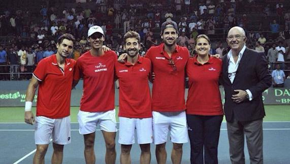 El equipo español de la Davis que jugó en la India. 