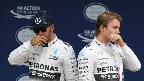 El británico Lewis Hamilton (i) y el alemán Nico Rosberg.
