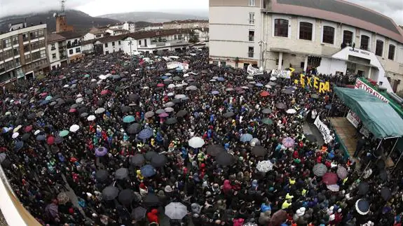 Miles de personas participan en la manifestación que discurre por Alsasua.