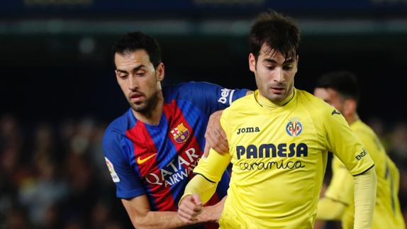 Busquets, ante el Villlarreal. 