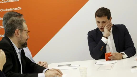 El presidente de Ciudadanos, Albert Rivera, ayer, durante la reunión de la Ejecutiva permanente de la formación. 