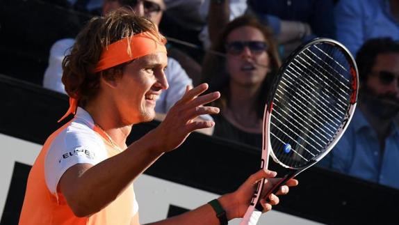 Alexander Zverev celebra su título en Roma. 