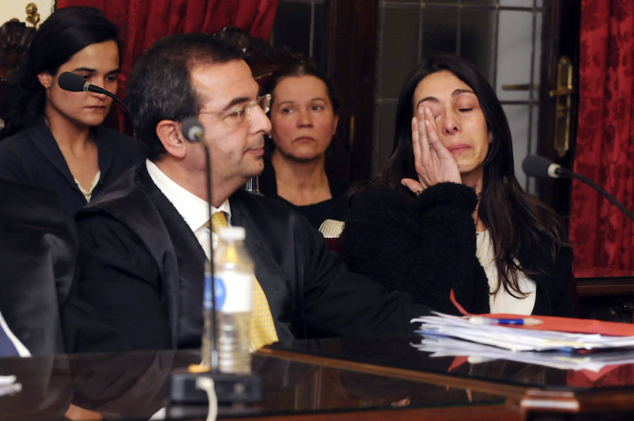 Triana, Raquel Gago y Montserrat durante la vista oral de la Audiencia Provincial de León. 