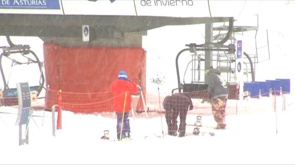 La estación vecina de Fuentes de Invierno ya arrancó este lunes la temporada. 