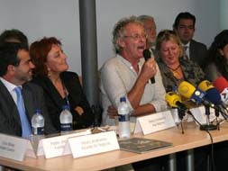 Chris Stewart, de Génesis, acapara la presentación del Hay Festival